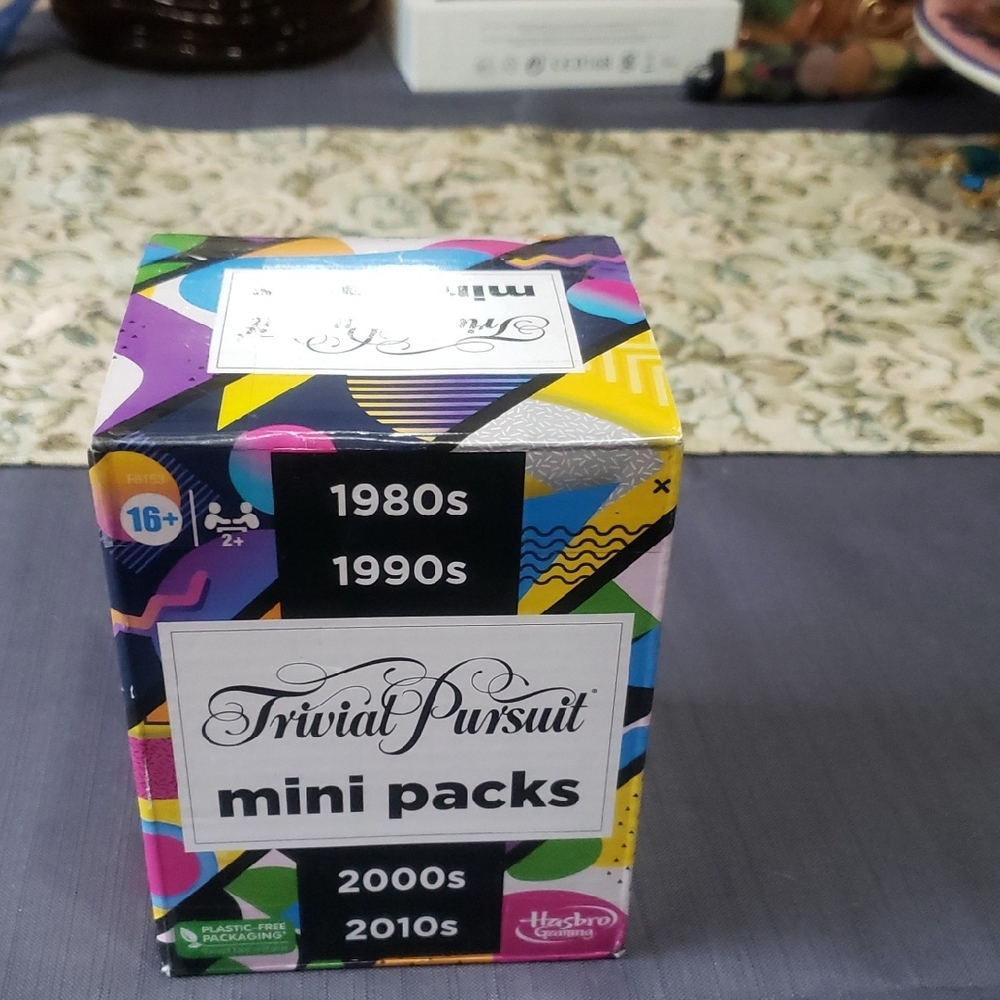 Hasbro Gaming Trivial Pursuit Mini Pack Multipack, Fun Quiz Questions for Adults